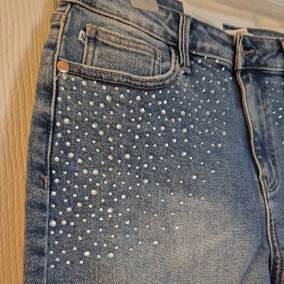 💲2️⃣0️⃣ Bundled ✔️Judy Blue Studded Blue Jean Shorts - Picture 4 of 9